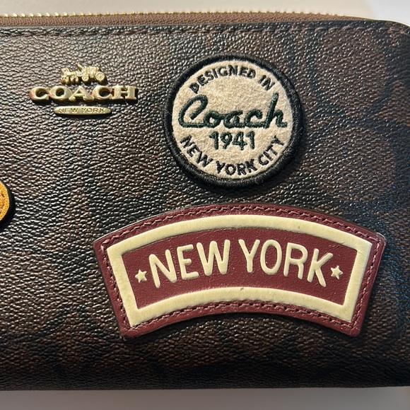 Coach Wallet - Picture 7 of 7